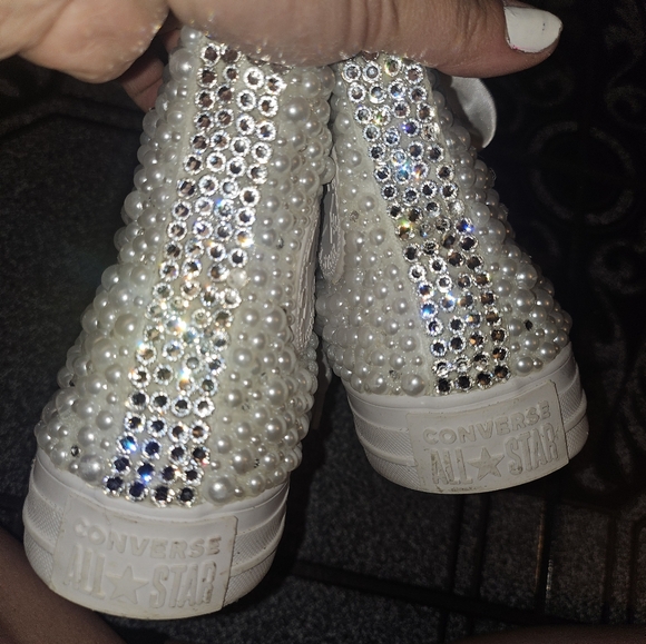 Custom made Swarovski And Pearls high top converse - Picture 8 of 11